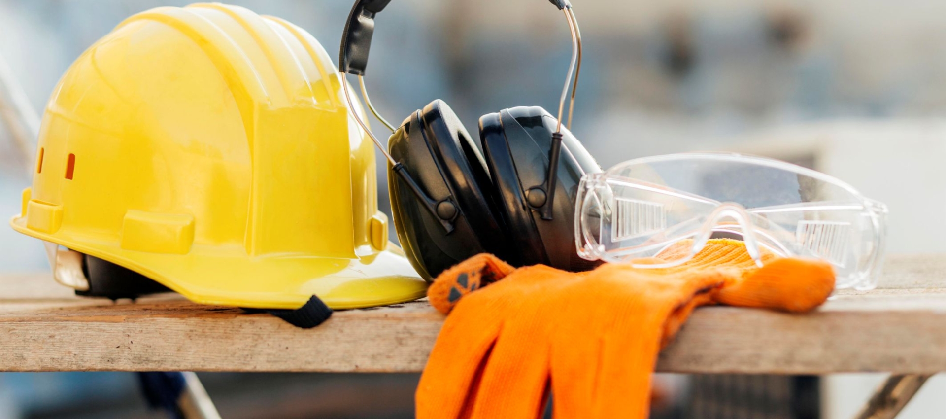DISPOSITIVI DI PROTEZIONE INDIVIDUALE E KIT PER LABORATORI